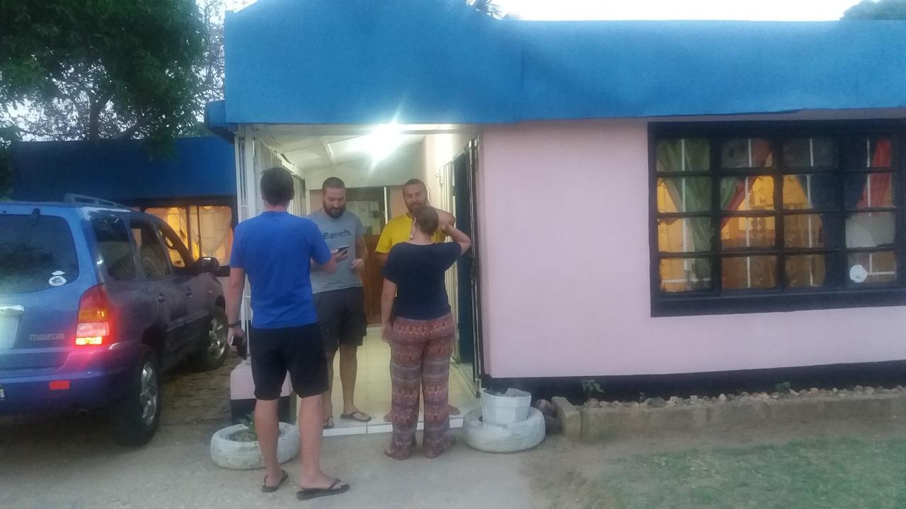 Kumunzi Backpackers Hostel Lusaka Exterior photo