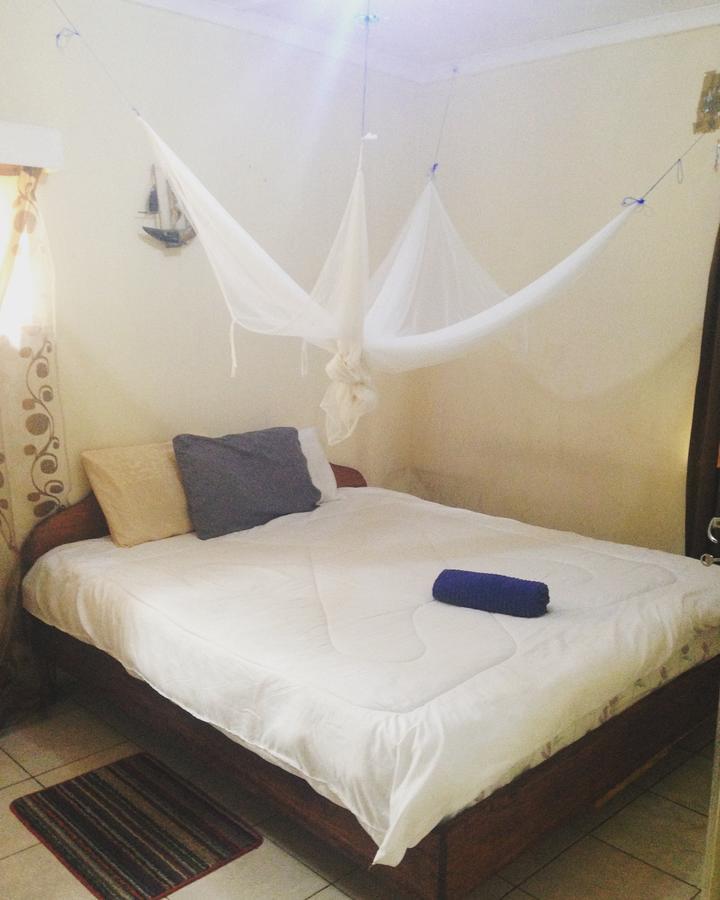 Kumunzi Backpackers Hostel Lusaka Exterior photo