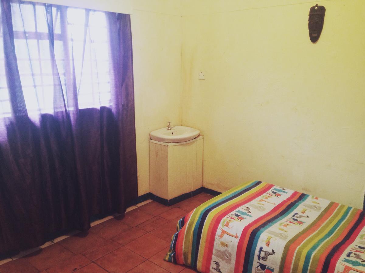 Kumunzi Backpackers Hostel Lusaka Exterior photo
