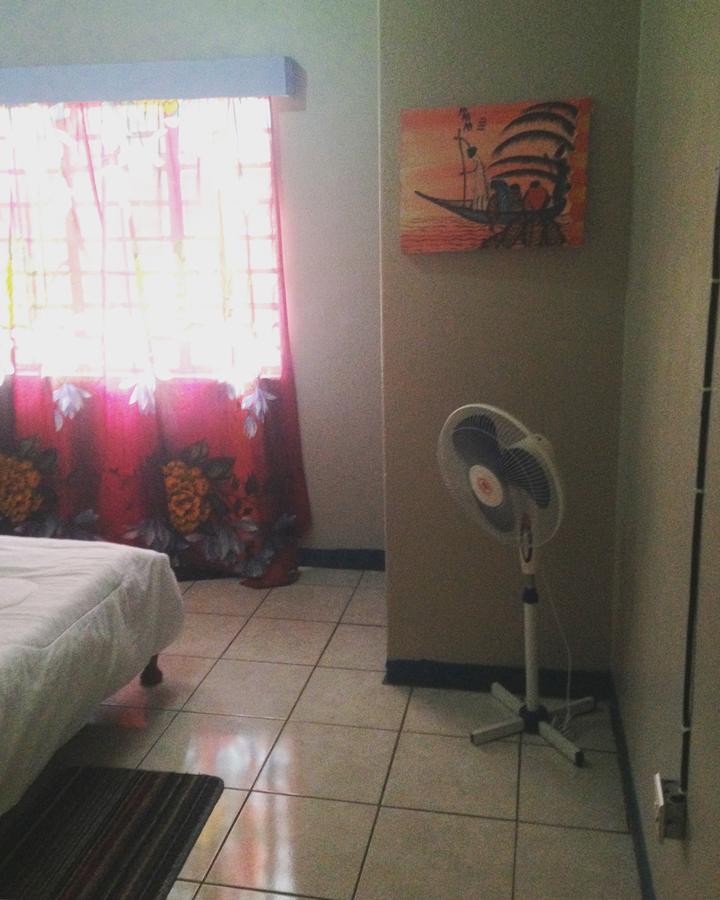 Kumunzi Backpackers Hostel Lusaka Exterior photo